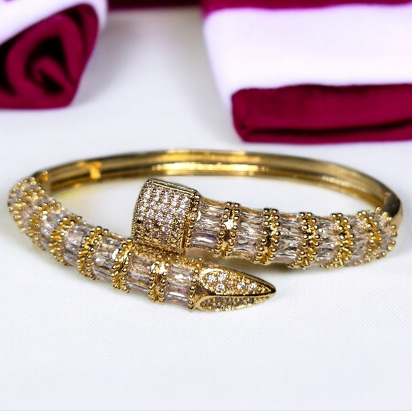 Neiman Marcus Jewelry - Chunky Luxury 18k Gold Plated Nail Zircon Crystal Bracelet